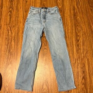 Hollister w24 x l27 0R light wash straight leg